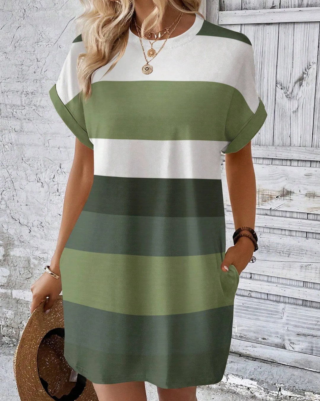 Vestido casual de gola redonda com padrão de riscas coloridas