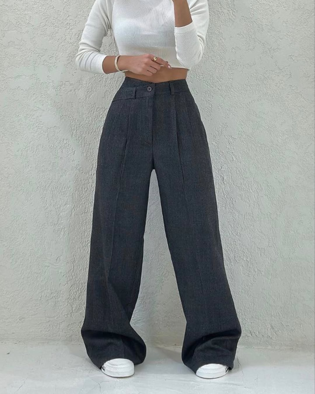 Calças largas casuais para mulher com estilo clássico