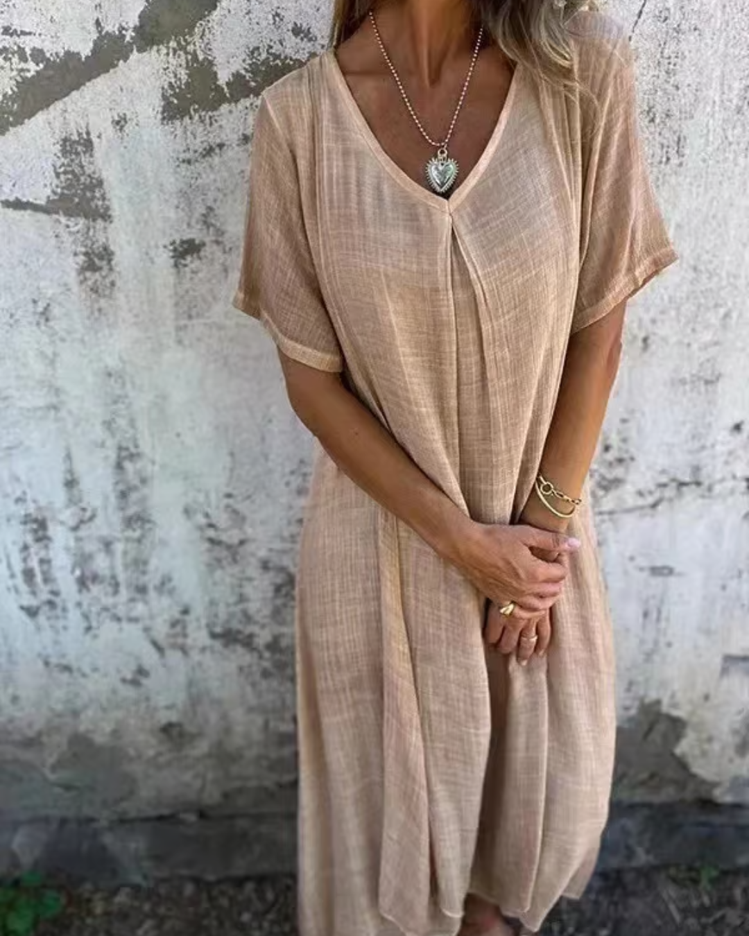 Vestido Midi com Decote em V em Linho para um Look Fresco e Elegante