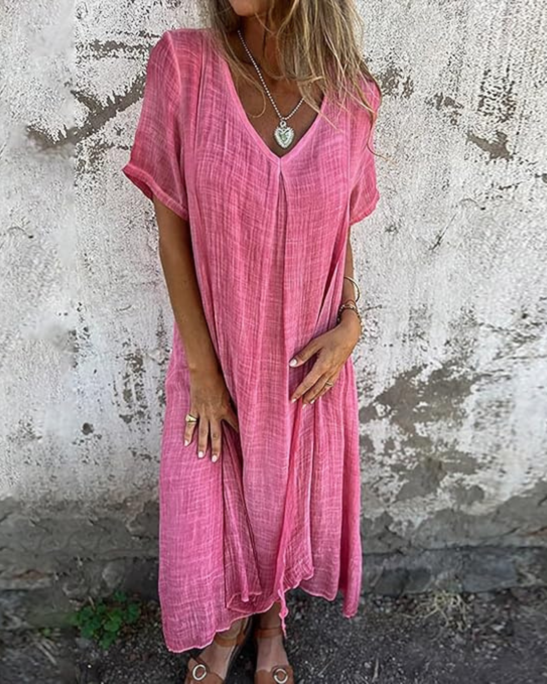 Vestido midi com decote em V em algodão e linho