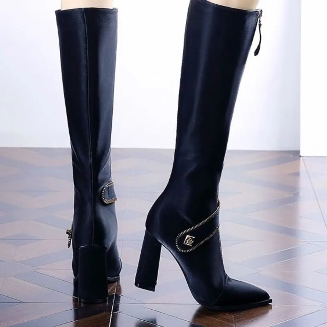 Botas de Cano Alto Femininas em Couro Sintético com Fecho de Zíper Frontal e Salto Grosso