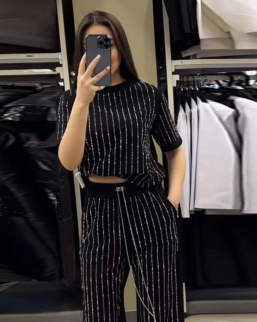 Conjunto casual de duas peças com calças e camisa de manga curta para mulher