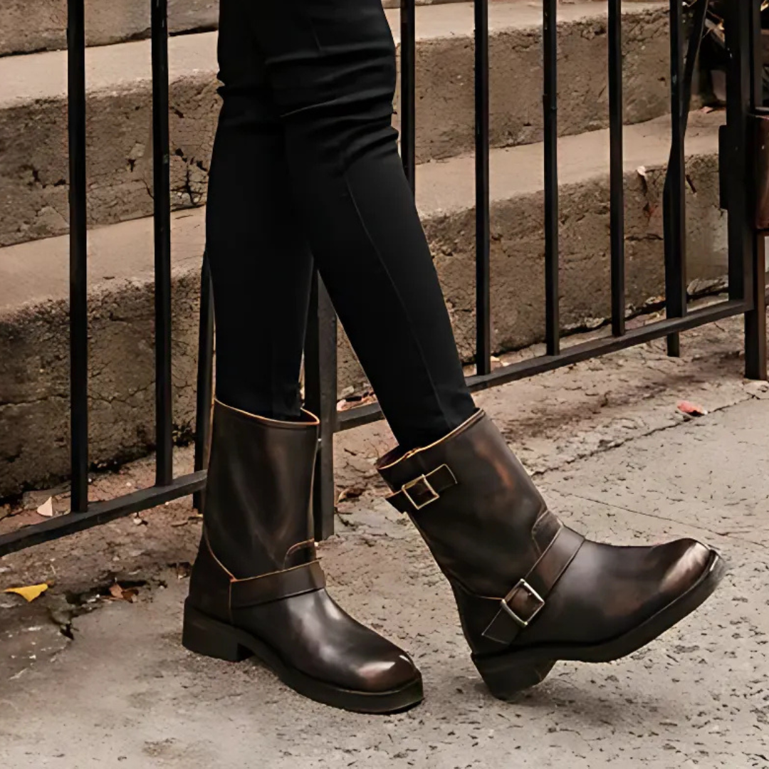Botas de couro estilo vintage para mulher