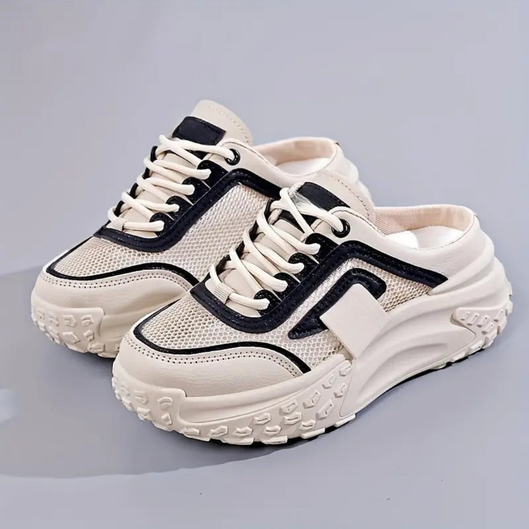 Sapatilhas de mulher com atacadores e sola de plataforma grossa