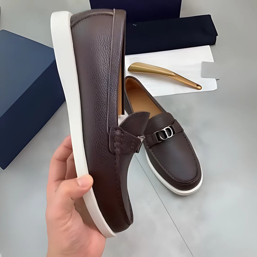 Sapatos de couro com sola ergonómica para homem